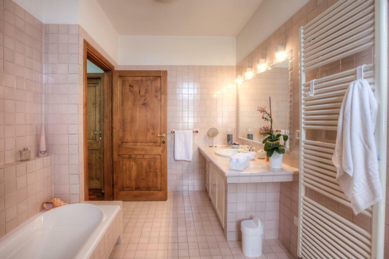 B&B Maison Il Melograno San Marino Bagian luar foto